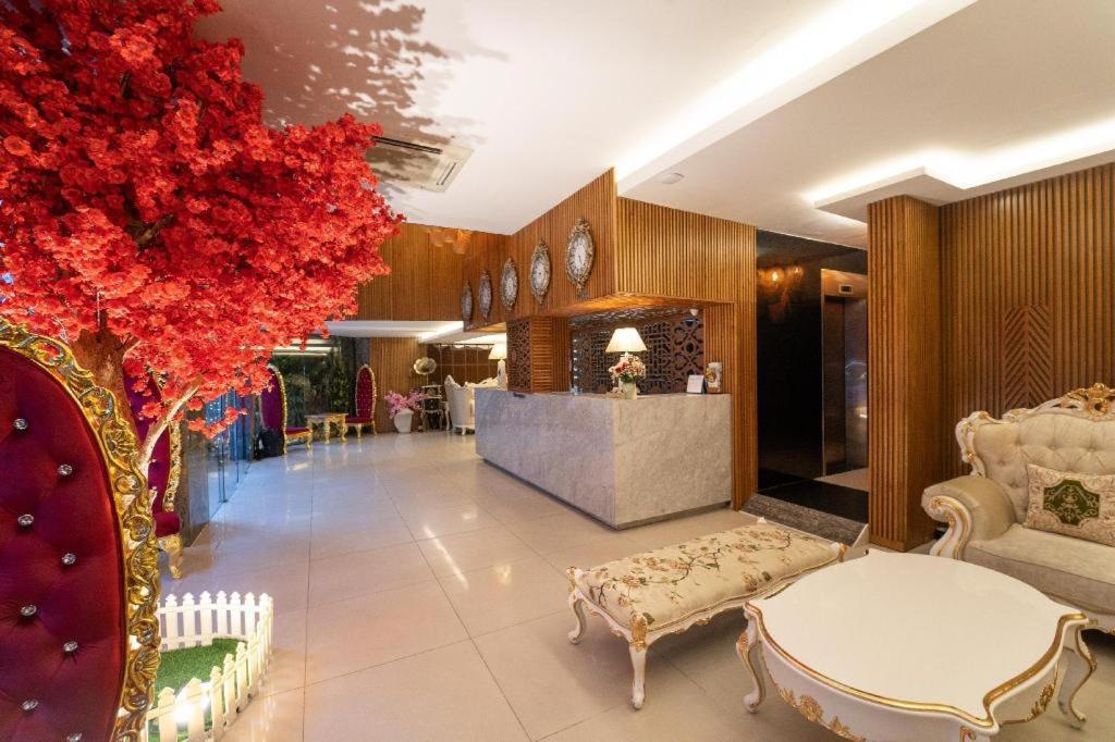 The White Hotel 8A Thai Van Lung Ho Chi Minh City Exterior photo
