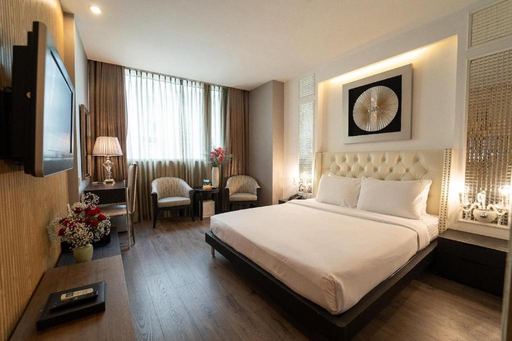 The White Hotel 8A Thai Van Lung Ho Chi Minh City Exterior photo